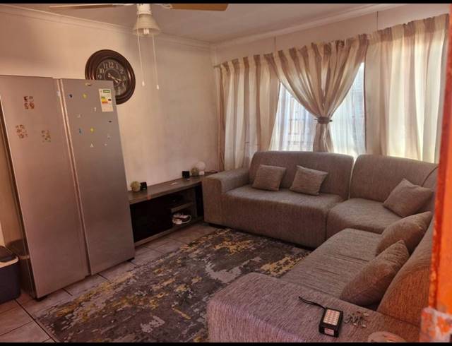 2 BEDROOM HOUSE FOR SALE IN KARENPARK